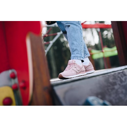 Buty sportowe damskie New Balance casualowe zamszowe
