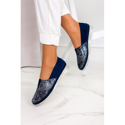 Granatowe półbuty Filippo slip on skórzane w kwiaty DP2147/21NW Filippo 41 Casu.pl