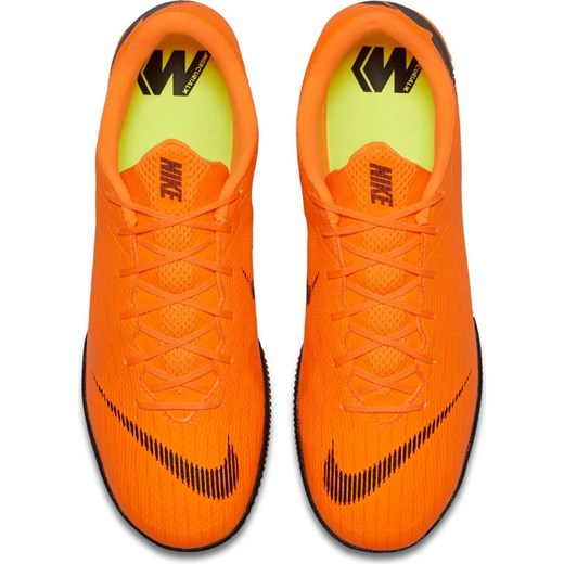 Buty sportowe męskie pomarańczowe Nike Football mercurial na wiosnę