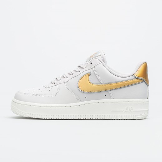 Buty sportowe damskie Nike dla biegaczy air force wiązane bez wzorów