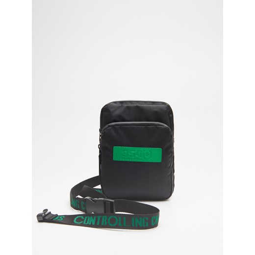 Cropp - Saszetka z regulowanym paskiem - Czarny Cropp One Size