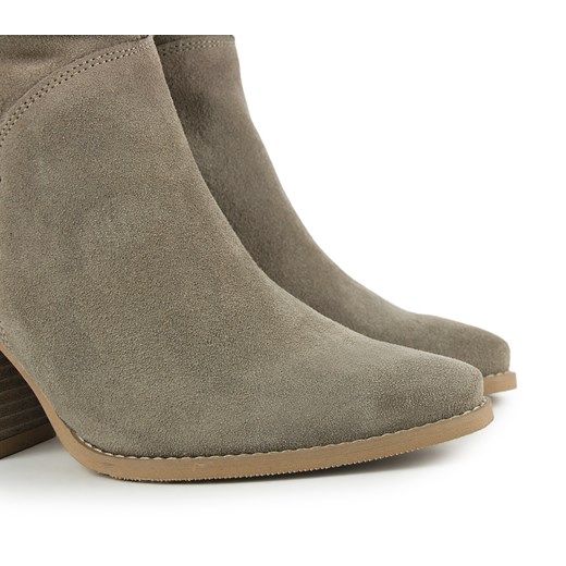 Botki Saway w stylu boho na obcasie bez zapięcia jesienne z zamszu