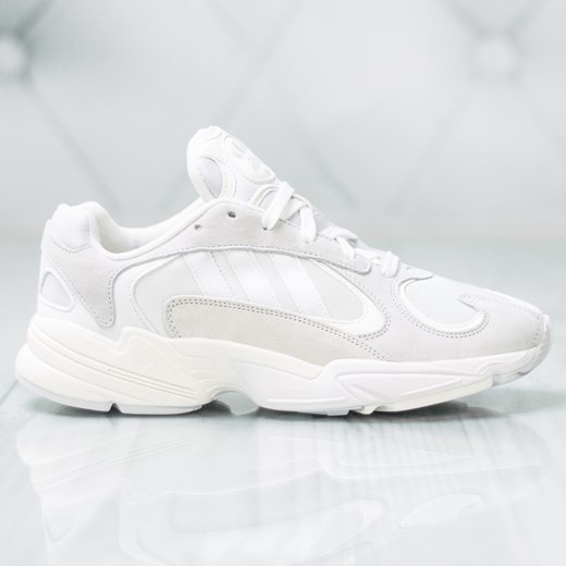 Buty sportowe damskie Adidas na wiosnę bez wzorów