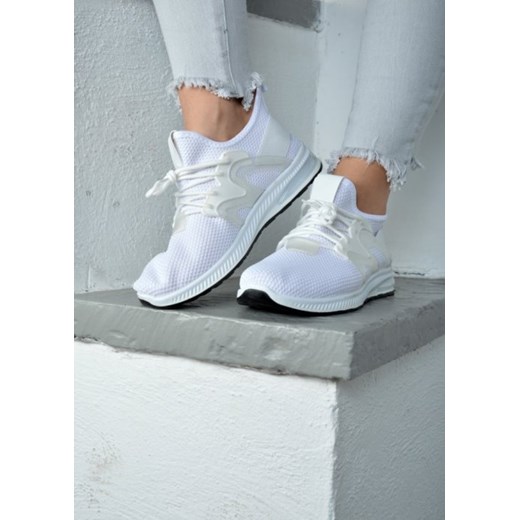 Buty sportowe damskie do biegania płaskie wiązane