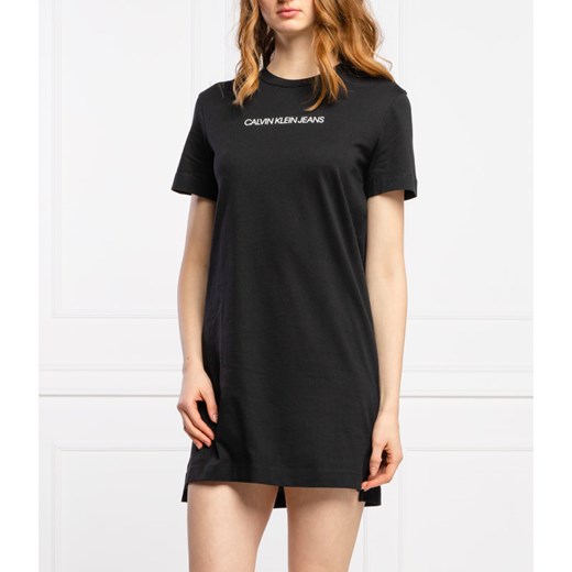 Sukienka Calvin Klein z krótkim rękawem mini prosta z napisami z okrągłym dekoltem