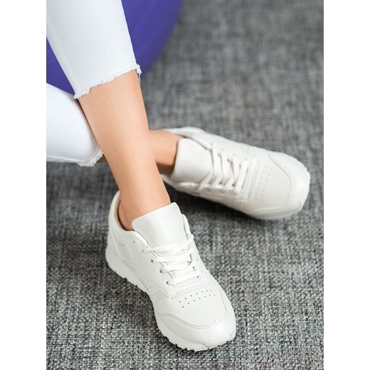 WIĄZANE BUTY Z EKO SKÓRY