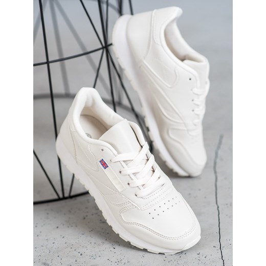 WIĄZANE BUTY Z EKO SKÓRY