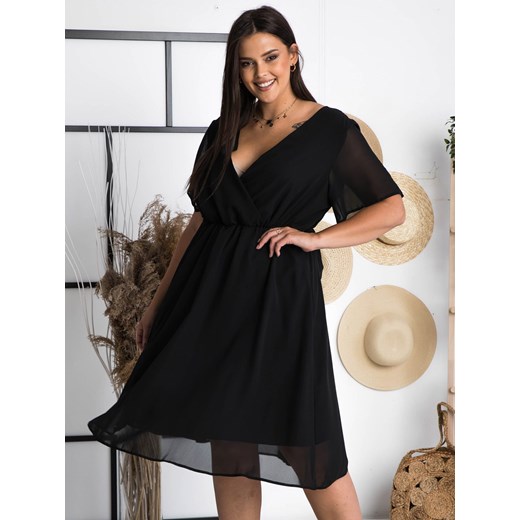 Sukienka wieczorowa szyfonowa DENISA odcinana kopertowa czarna Plus Size karko.pl