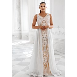 Sukienka biała Sukienkimm bez rękawów w serek maxi z tiulu  - zdjęcie produktu