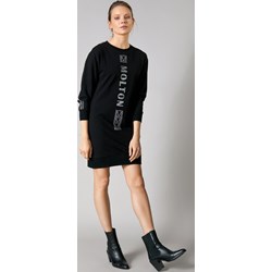 Sukienka Molton casual czarna mini z okrągłym dekoltem z napisami z tkaniny  - zdjęcie produktu