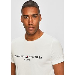 T-shirt męski Tommy Hilfiger młodzieżowy  - zdjęcie produktu