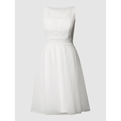 Sukienka Luxuar Fashion na wiosnę biała rozkloszowana bez rękawów z okrągłym dekoltem mini  - zdjęcie produktu