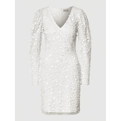 Sukienka Lace & Beads biała z cekinami z dekoltem w literę v dopasowana na ślub cywilny  - zdjęcie produktu