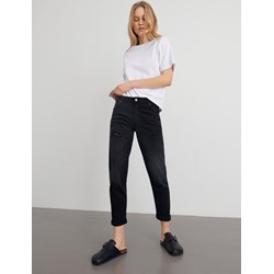 Czarne jeansy damskie Reserved  - zdjęcie produktu