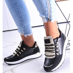 Buty sportowe damskie sznurowane czarne na płaskiej podeszwie  - zdjęcie produktu