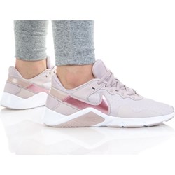 Różowe buty sportowe damskie Nike sznurowane  - zdjęcie produktu