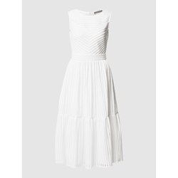 Sukienka biała Swing letnia na ramiączkach rozkloszowana z okrągłym dekoltem midi  - zdjęcie produktu