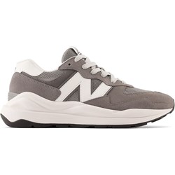 Buty sportowe męskie New Balance zamszowe na wiosnę  - zdjęcie produktu
