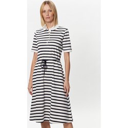 Sukienka Tommy Hilfiger wielokolorowa z okrągłym dekoltem z krótkim rękawem  - zdjęcie produktu