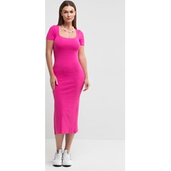 Sukienka BIG STAR różowa midi z krótkim rękawem z okrągłym dekoltem  - zdjęcie produktu