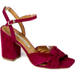 Sandały damskie czerwone BRAVOMODA z klamrą zamszowe na obcasie na średnim eleganckie  - zdjęcie produktu