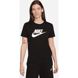 Bluzka damska Nike czarna z napisami z krótkimi rękawami z okrągłym dekoltem  - zdjęcie produktu