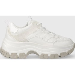 Buty sportowe damskie Guess sneakersy białe  - zdjęcie produktu