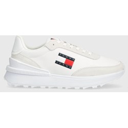 Tommy Jeans buty sportowe męskie białe wiązane  - zdjęcie produktu