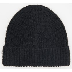 Czarna czapka zimowa damska Reserved  - zdjęcie produktu