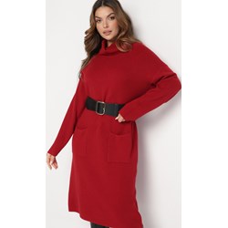 Sukienka Born2be prosta czerwona midi z golfem z długim rękawem  - zdjęcie produktu