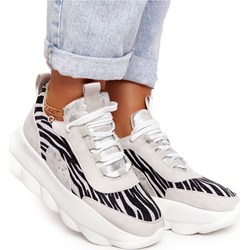Buty sportowe damskie Lu Boo białe z zamszu  - zdjęcie produktu