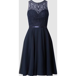 Sukienka Luxuar Fashion z szyfonu na sylwestra rozkloszowana bez rękawów  - zdjęcie produktu