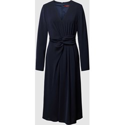 Sukienka z dekoltem w serek casual z długim rękawem midi  - zdjęcie produktu