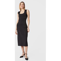 Sukienka Calvin Klein na ramiączkach elegancka midi z okrągłym dekoltem dopasowana  - zdjęcie produktu