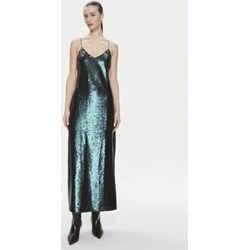 Sukienka Samsøe & maxi elegancka na ramiączkach na sylwestra z aplikacjami  z dekoltem w literę v  - zdjęcie produktu