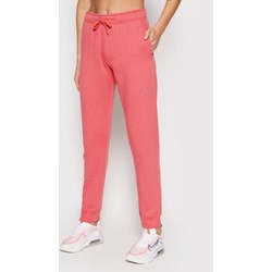 Różowe spodnie damskie Nike  - zdjęcie produktu