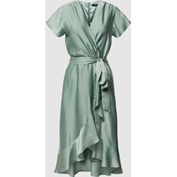 Sukienka Swing midi asymetryczna z krótkim rękawem satynowa  - zdjęcie produktu