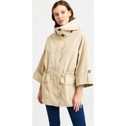 Beżowa kurtka damska Greenpoint casualowa z kapturem  - zdjęcie produktu