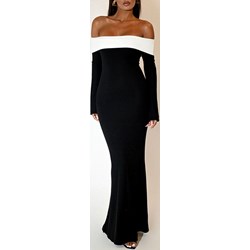 Sukienka czarna IVET z długimi rękawami z odkrytymi ramionami maxi  - zdjęcie produktu