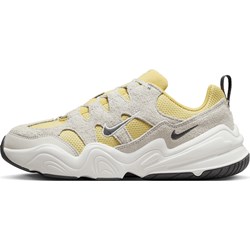 Buty sportowe damskie Nike żółte zamszowe wiązane  - zdjęcie produktu
