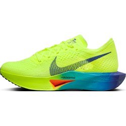 Buty sportowe damskie Nike do biegania wiązane na płaskiej podeszwie  - zdjęcie produktu