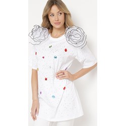 Bluzka damska biała Born2be z krótkimi rękawami z okrągłym dekoltem  - zdjęcie produktu