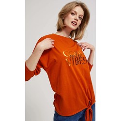 Bluzka damska Moodo.pl pomarańczowy z okrągłym dekoltem z długim rękawem młodzieżowa  - zdjęcie produktu
