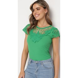 Bluzka damska Born2be koronkowa zielona z okrągłym dekoltem  - zdjęcie produktu