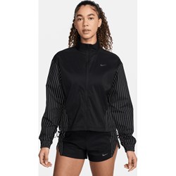 Kurtka damska Nike czarna jesienna w sportowym stylu  - zdjęcie produktu