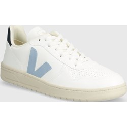 Buty sportowe męskie białe Veja z gumy  - zdjęcie produktu