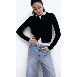 Sweter damski H & M czarny z okrągłym dekoltem  - zdjęcie produktu