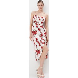 Sukienka Mohito w kwiaty na ramiączkach z dekoltem v prosta  - zdjęcie produktu