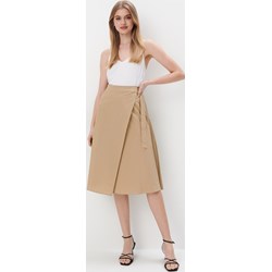 Spódnica Mohito beżowa na wiosnę midi casual  - zdjęcie produktu