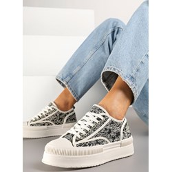 Trampki damskie czarne Born2be płaskie sznurowane  - zdjęcie produktu